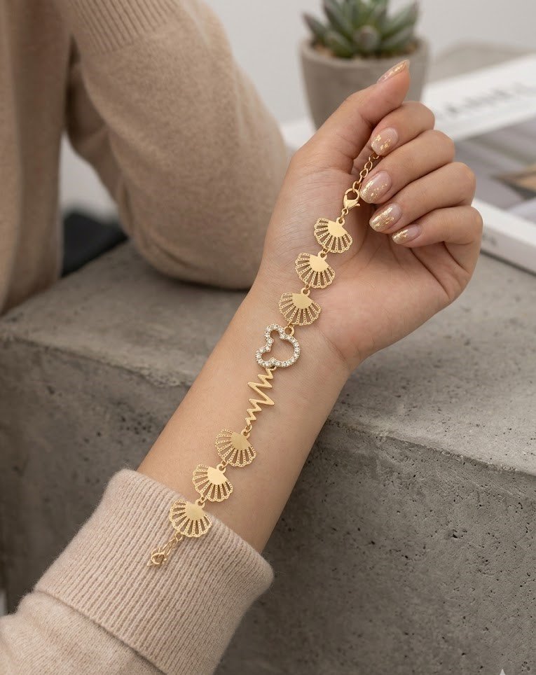 Bracelet with Shell & Heart Design