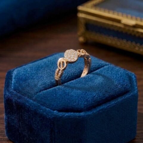Elegant Gold-Tone Oval Crystal Ring