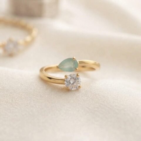 Elegant Aqua Gemstone Ring