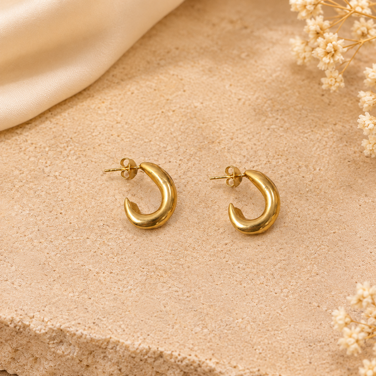 Golden Tapered Half Hoop Earrings – Sleek C-Shape Claw Hoop Studs for Women